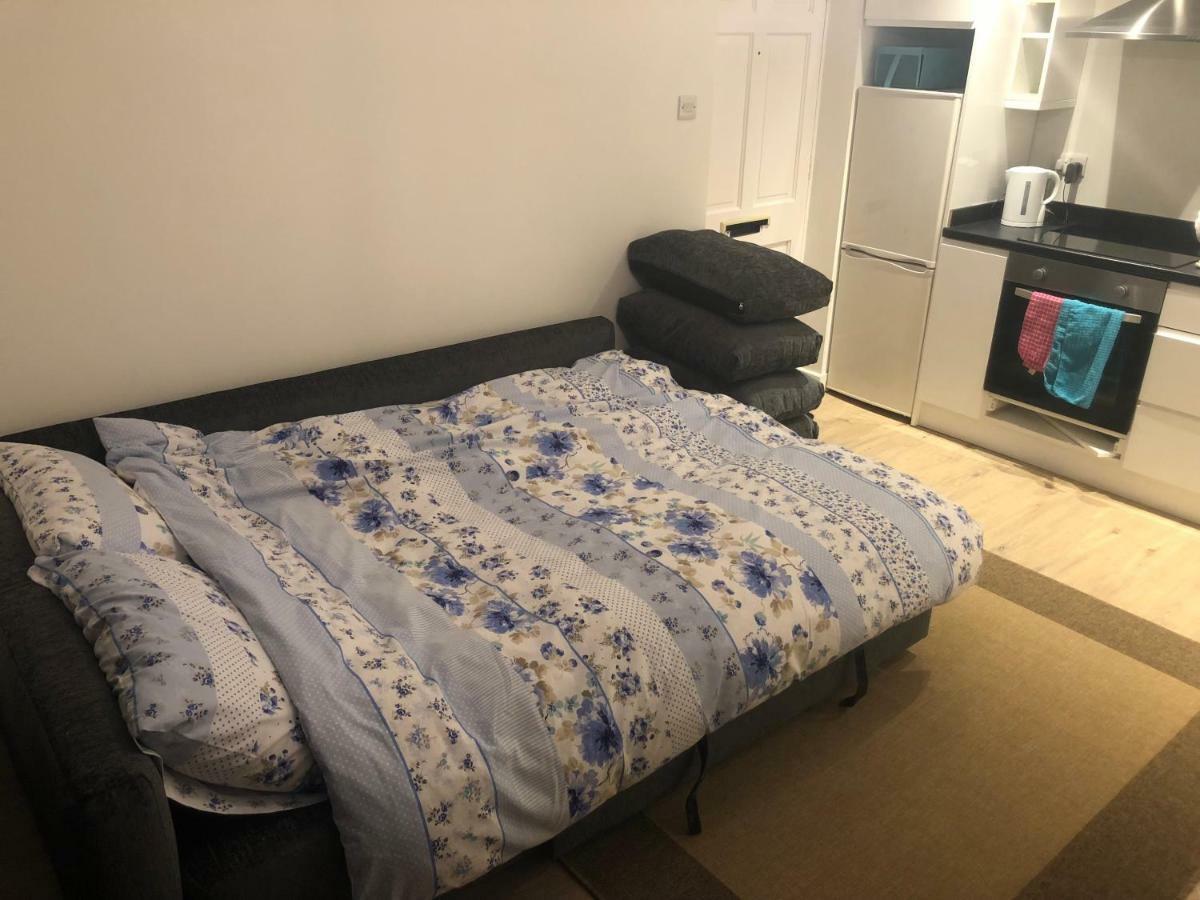 Home-From-Home - Self Catering Garden Apartment, Waterlooville Exteriör bild