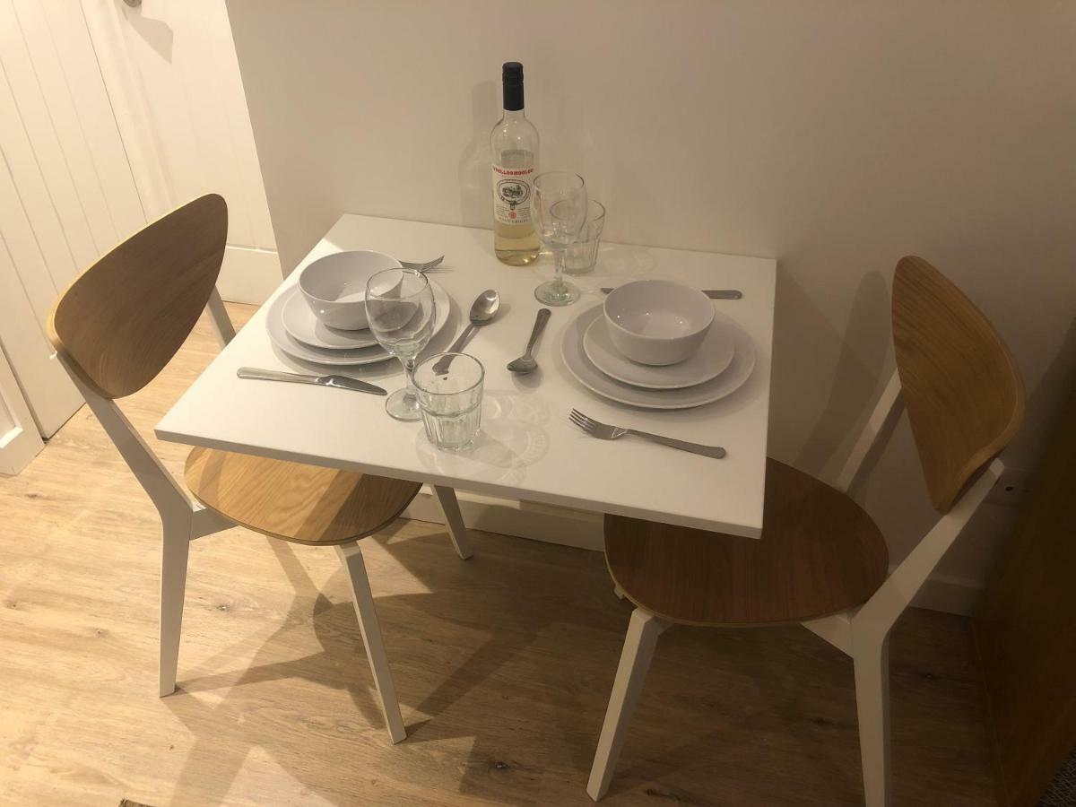 Home-From-Home - Self Catering Garden Apartment, Waterlooville Exteriör bild