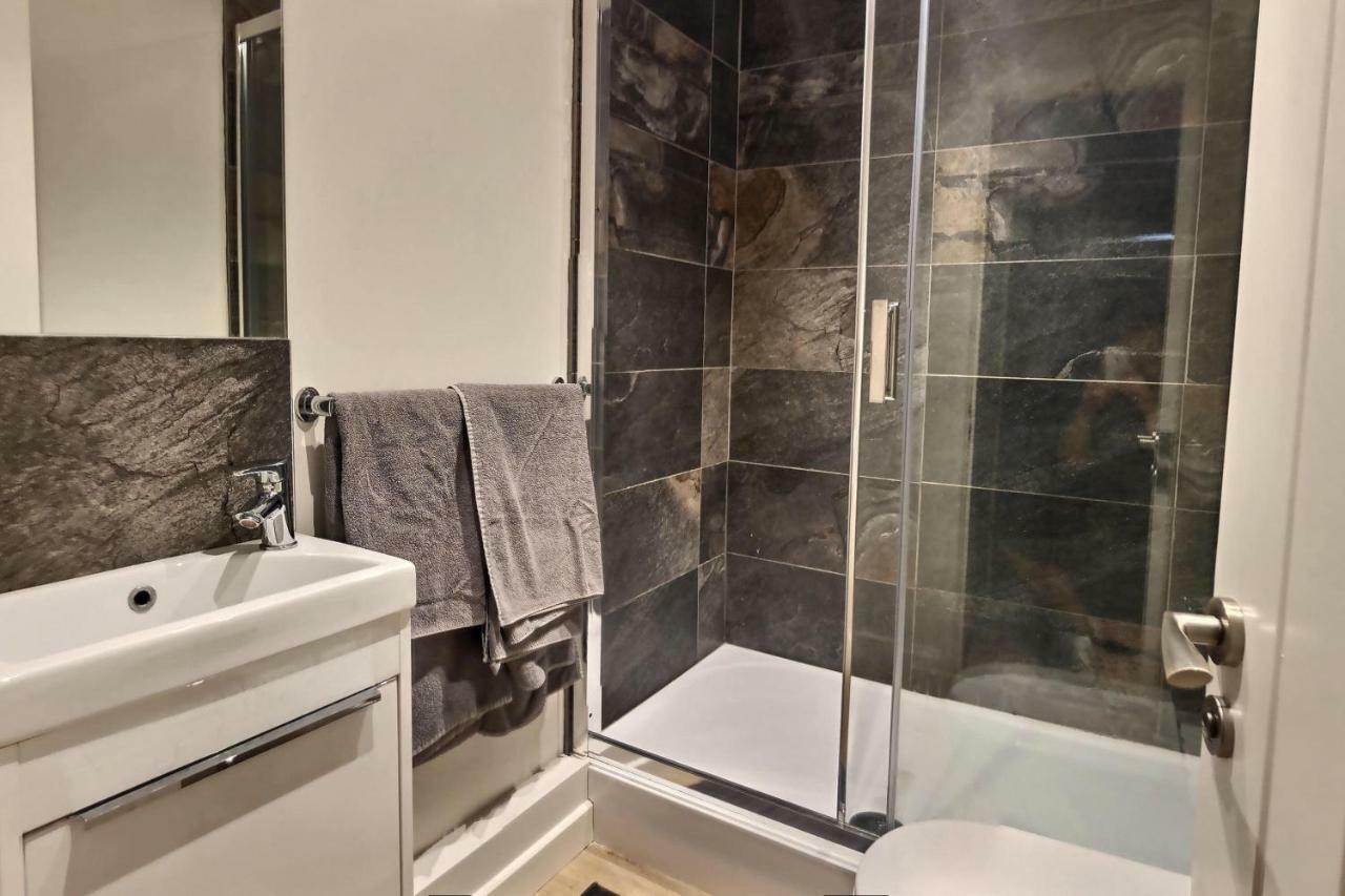 Home-From-Home - Self Catering Garden Apartment, Waterlooville Exteriör bild