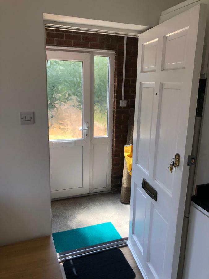 Home-From-Home - Self Catering Garden Apartment, Waterlooville Exteriör bild