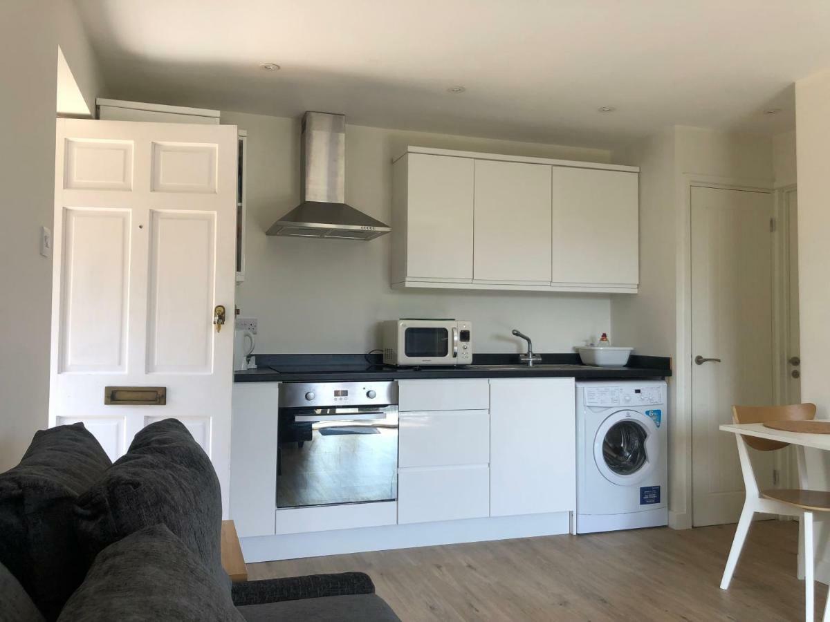 Home-From-Home - Self Catering Garden Apartment, Waterlooville Exteriör bild