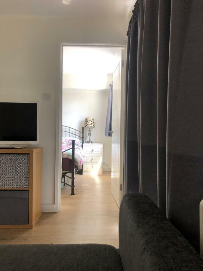 Home-From-Home - Self Catering Garden Apartment, Waterlooville Exteriör bild